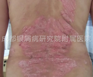人生最大幸：年过半百，儿孙绕膝，怡享天伦