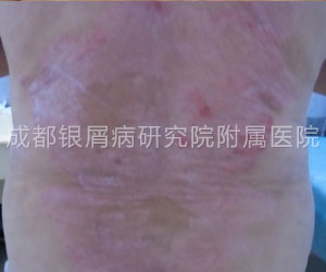 人生最大幸：年过半百，儿孙绕膝，怡享天伦